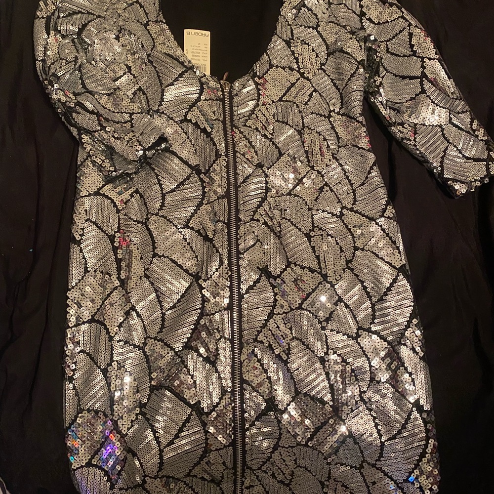 $25 short sparkly dress size M